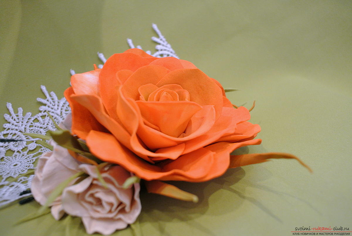Мастер-класс изготовления украшения своими руками - брошь-заколка с розами из фоамирана.. Фото №30